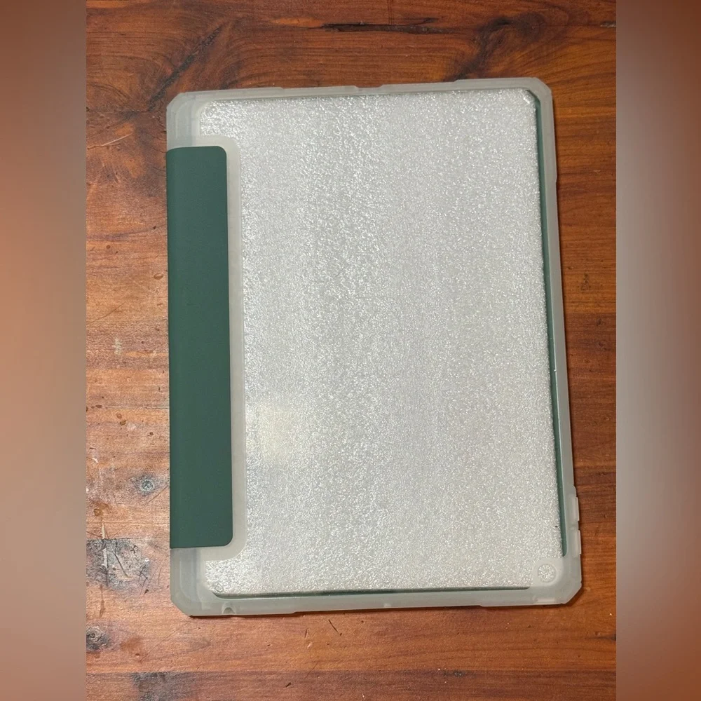 Sage Protective Tablet Case 11” for an iPad